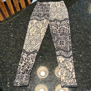 Black & Peach Printed Leggings